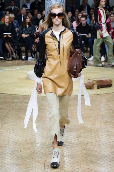 Look 38